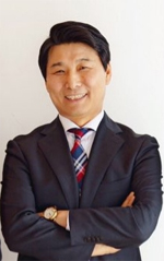 행정학 박사 김 황곤